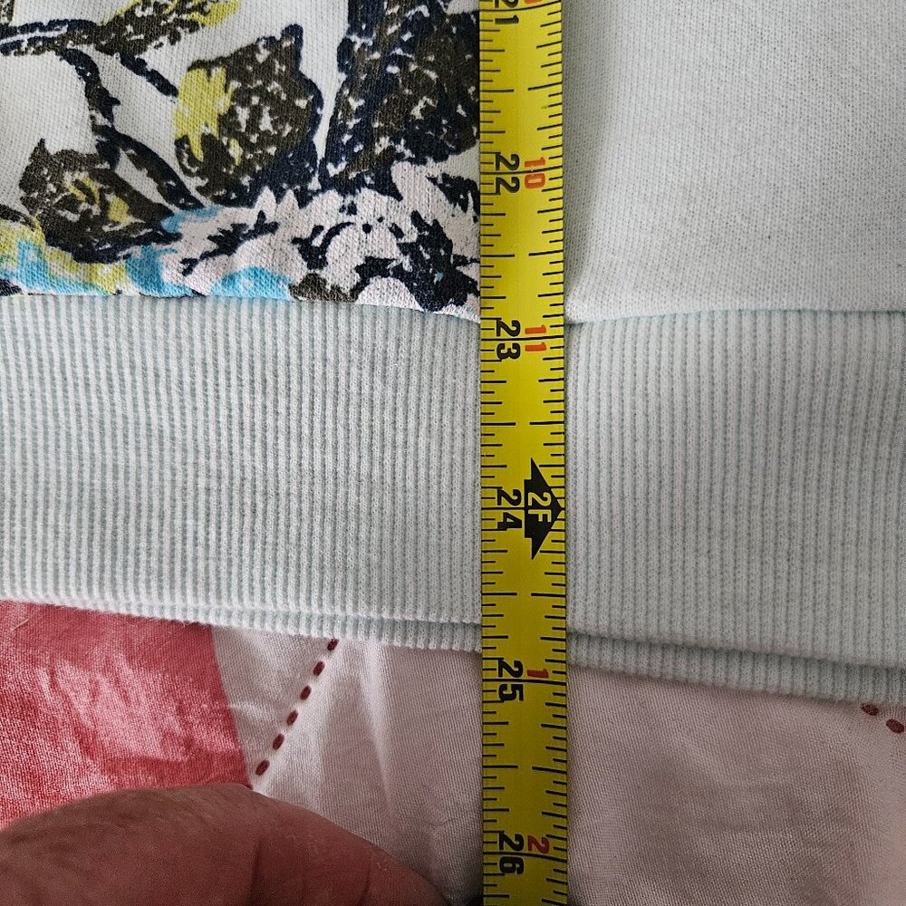 Summer Sweater and Short Set Size L True To Size - Picture 7 of 8